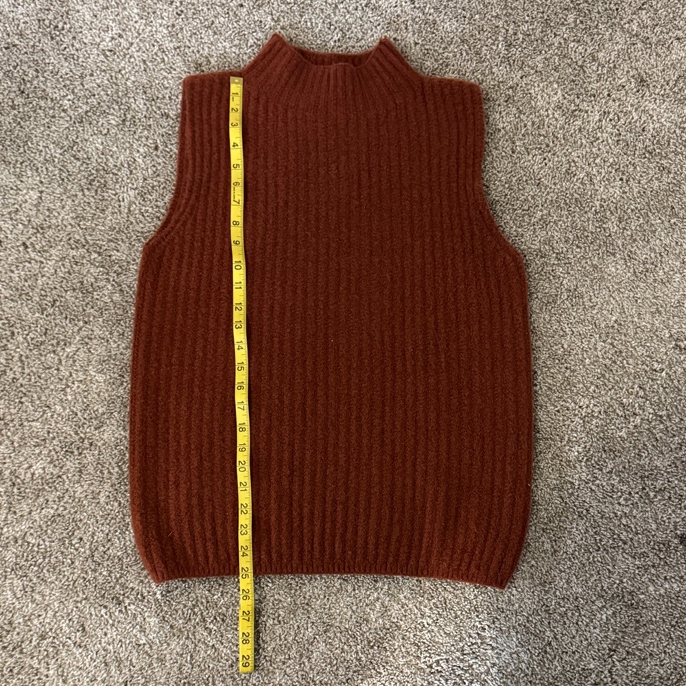 Sleeveless Ribbed Turtleneck Sweater Vest in Rust
